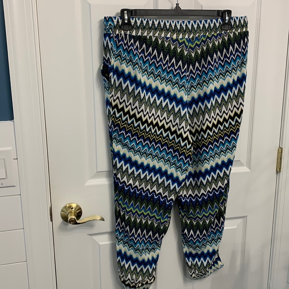 New Look Multi Colored Zig Zag Pattern Tapered Li… - image 4